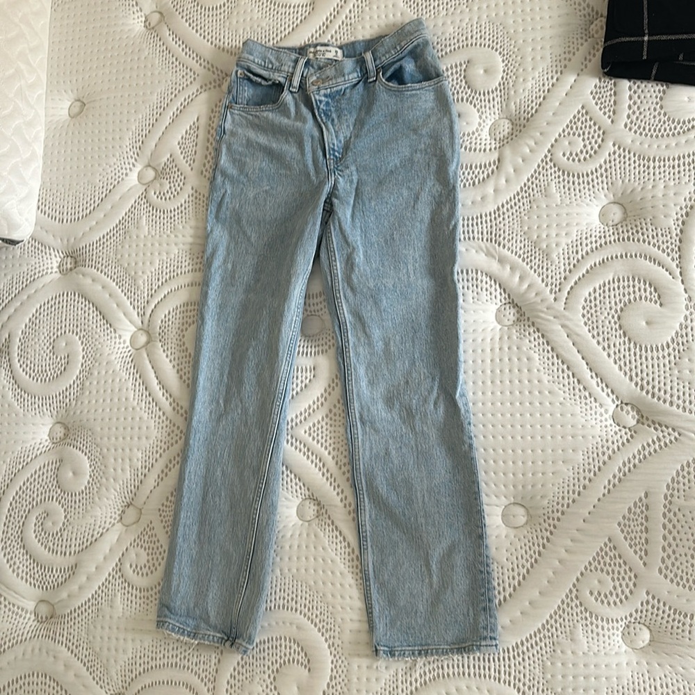 Abercrombie 90’s straight ultra high rise